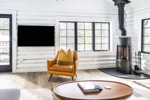 Modern Comfort Timeless Charm - Log Cabin Retreat - Image 2