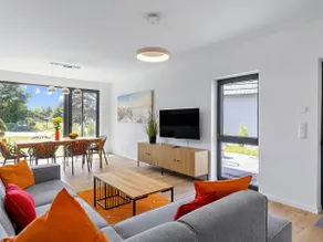 Modern vacation home with terrace - Image 5