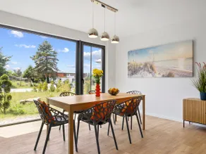 Modern vacation home with terrace - Image 3