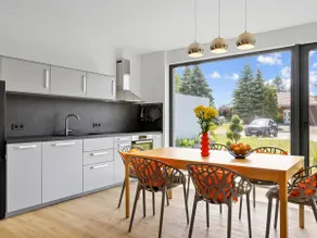 Modern vacation home with terrace - Image 4