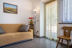 Apartamento 'Lases Piano Terra' con vistas a la montaña, terraza privada y Wi-Fi - Image 3