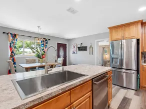 Charming 3 bed Home with Heated Pool in Lakeland - Image 4