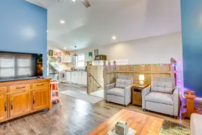 Close to Trails & Town! Artsy Apt in Frankfort - Image 4