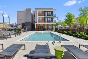 1BDR + Private Yard Near Dallas Medical District - Image 2