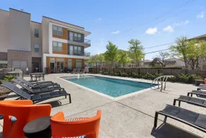 1BDR + Private Yard Near Dallas Medical District - Image 5
