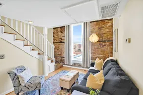 Cute one bedroom on Front, perfect location - Image 2
