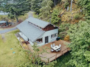 Hot Tub • Panoramic Views • Cozy Wood Stove - Image 5