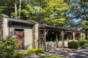 Honeymoon Cottage Chateau DuMont - Image 4
