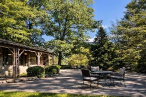 Honeymoon Cottage Chateau DuMont - Image 3