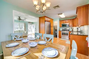 8 Blocks to Beach: Bbq ready North Cape May Home - Image 2