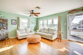 8 Blocks to Beach: Bbq ready North Cape May Home - Image 5