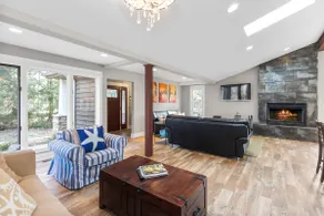 Sunset Breeze: 500ft to Private Beach, Fire Pit - Image 4