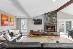 Sunset Breeze: 500ft to Private Beach, Fire Pit - Image 5
