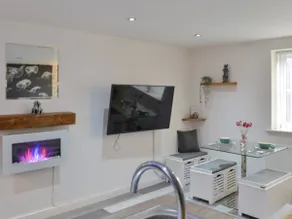 Holly's Apartment - Image 3
