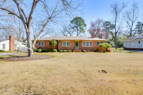 1 Mi to Dwtn Shops & Dining: Spacious Family Home - Image 4