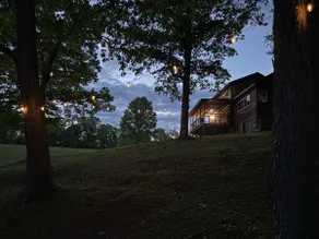 The Pond House-Hilltop Views-Private Pond Near RRG - Image 5