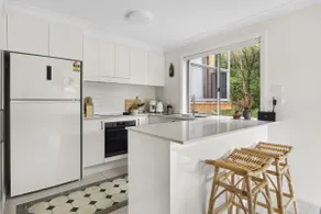 Sunny Avoca Beach Townhouse | 3BR BBQ Courtyard - Image 5