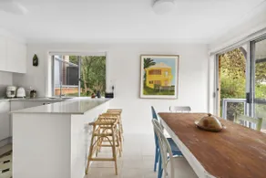Sunny Avoca Beach Townhouse | 3BR BBQ Courtyard - Image 4