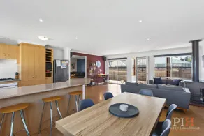 Cape Woolamai Family Beach House (Sleeps 16) - Image 3