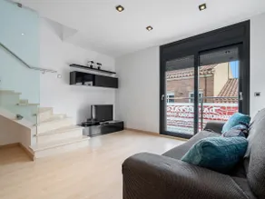 Duplex with free parking only 250m beach - Image 3