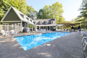 Newly Redecorated, Assn Pool, 1 mile to beach - Image 2