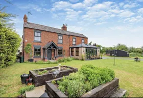 Large farmhouse heated pool nr Chester Parking - Image 2