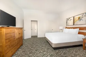 Family Getaway! 3 Spacious Units Near Golf Club! - Image 2