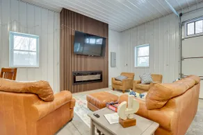 5 Mi to Slopes! Group Ski House w/ Game Room - Image 2