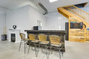 5 Mi to Slopes! Group Ski House w/ Game Room - Image 3