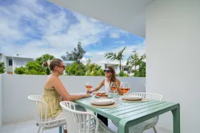 Azzure Beachside Retreat with Pool Gym and Steam Room - Image 3