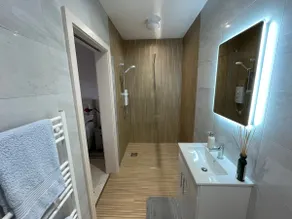 Lakeside Apartment Retreat in Oughterard Connemara - Image 4