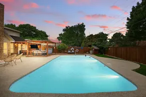 5BR Near AT&T Stadium | Pool, Golf Sim, EV - Image 2