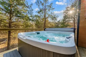 3BR Cabin Nestled by CricketCreek Private hot tub - Image 3