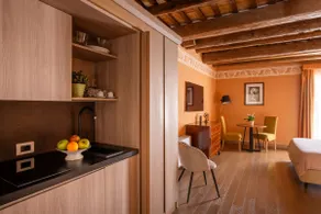 107 Tosca Deluxe Room - Image 3