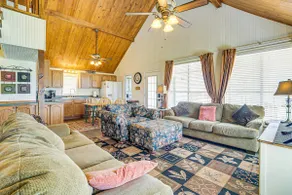 Boat & Swim: Lakefront Toledo Bend Retreat! - Image 4