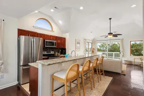 Harbor View: Spacious Corolla Getaway - Image 4