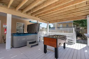 Harbor View: Spacious Corolla Getaway - Image 5
