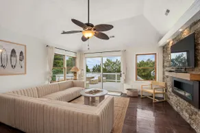 Harbor View: Spacious Corolla Getaway - Image 3