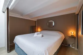 Elegant loft - top floor - near Port - Image 2