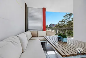 Kozyguru | Westmead | Modern Apt | Near Hospital - Image 3