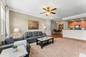 New Trendy 1BR Apartment with Heated Pool, Gym & Minigolf - Image 5
