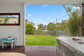 Tooway Beach House Walk to Beach & Pet-friendly - Image 3