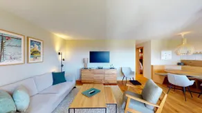 Stylish Family Apartment with Fireplace - Image 3