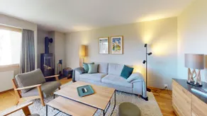 Stylish Family Apartment with Fireplace - Image 2