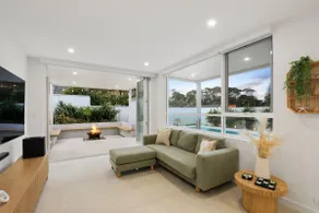 Villa Bianco at Caves Beach - Luxe Coastal Sanctuary - Image 3