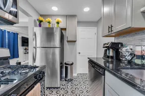 Brooklyn Townhome - 9 Miles to Downtown - Sleeps 5 - Image 5