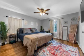 Brooklyn Townhome - 9 Miles to Downtown - Sleeps 5 - Image 3
