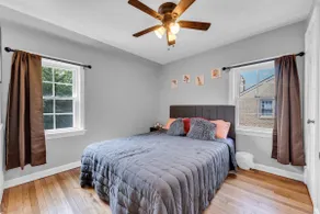 Brooklyn Townhome - 9 Miles to Downtown - Sleeps 5 - Image 3