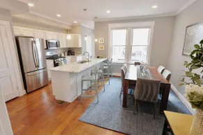 Terrific Family Townhouse + Parking x 2 cars - Image 2
