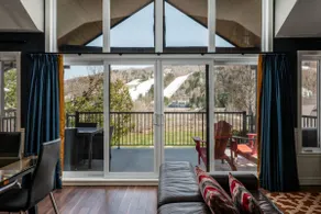 Beautiful ski-in/ski-out property in Saint-Sauveur, 3 bedrooms, #301 - Image 2